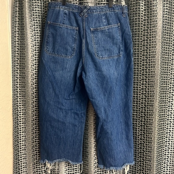 Universal Thread Cropped Jeans - Picture 6 of 6